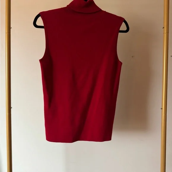 Sleeveless Red Turtleneck Top - Picture 3 of 5